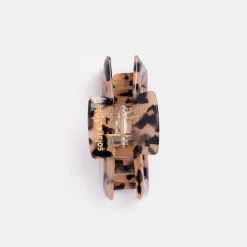 Light Tortoiseshell Hair Claw><noscript><img width=